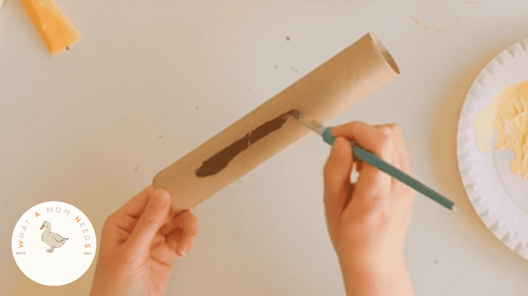 Giraffe Paper Roll Craft (with Bubble Wrap Spots!)
